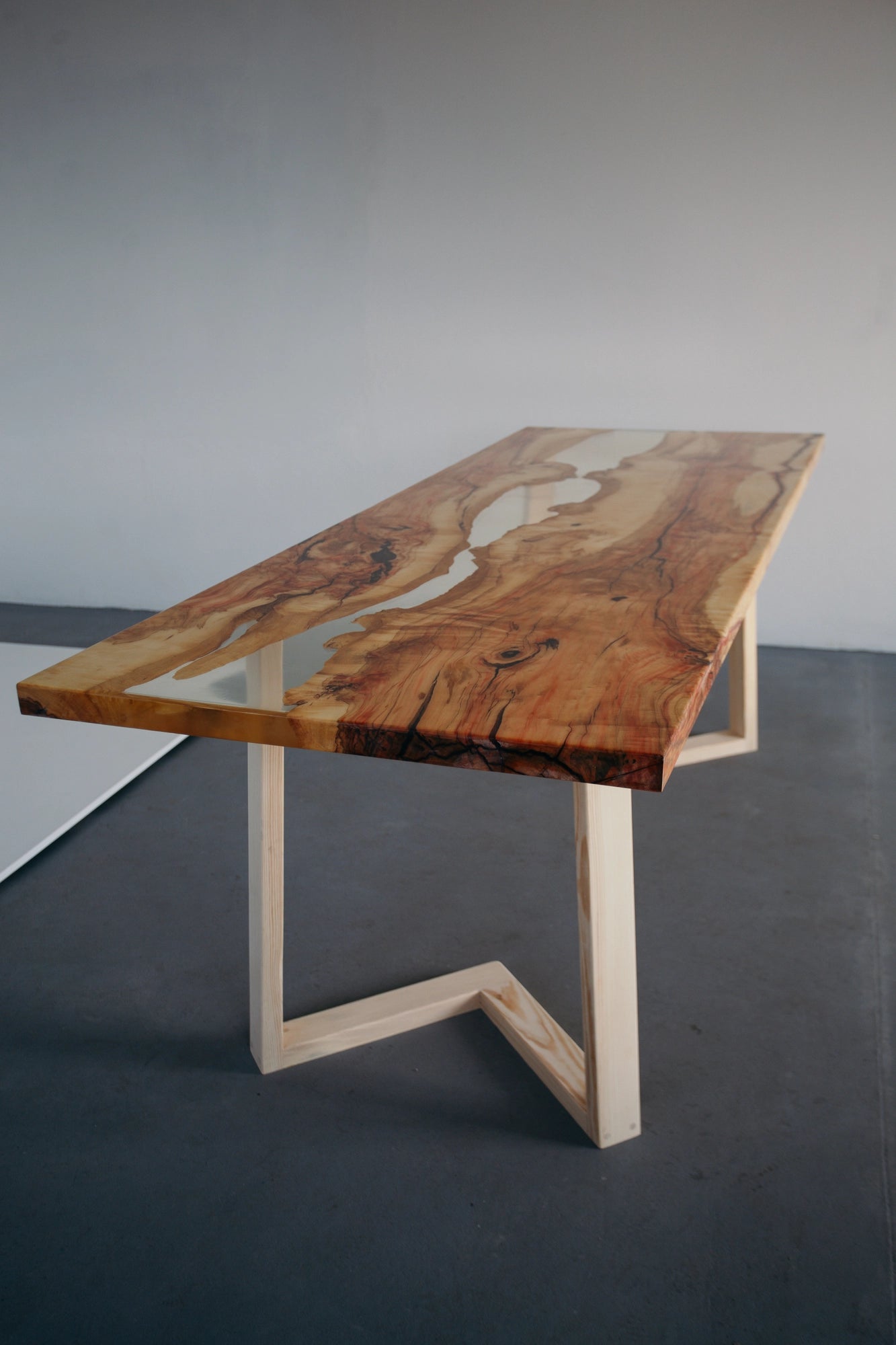 Dining Table "Elves' Path"